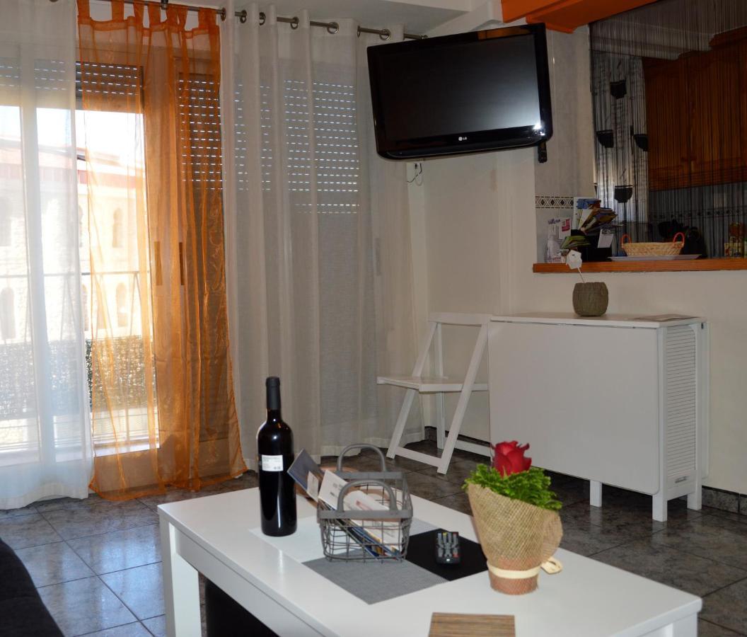 Apartamento El Mirlo Blanco Villena Bagian luar foto