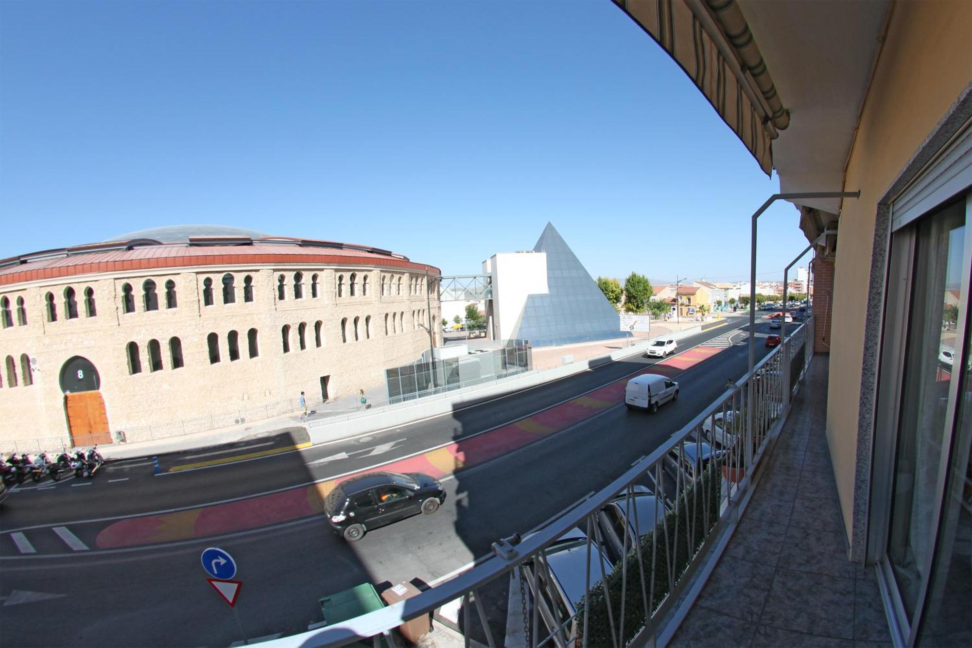 Apartamento El Mirlo Blanco Villena Bagian luar foto