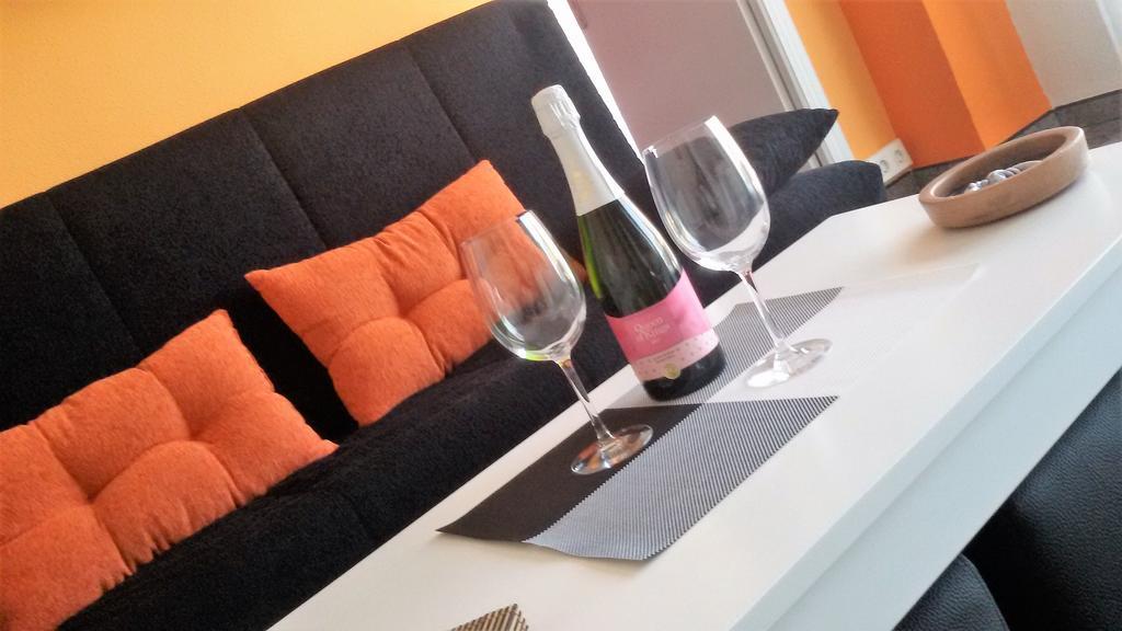 Apartamento El Mirlo Blanco Villena Bagian luar foto