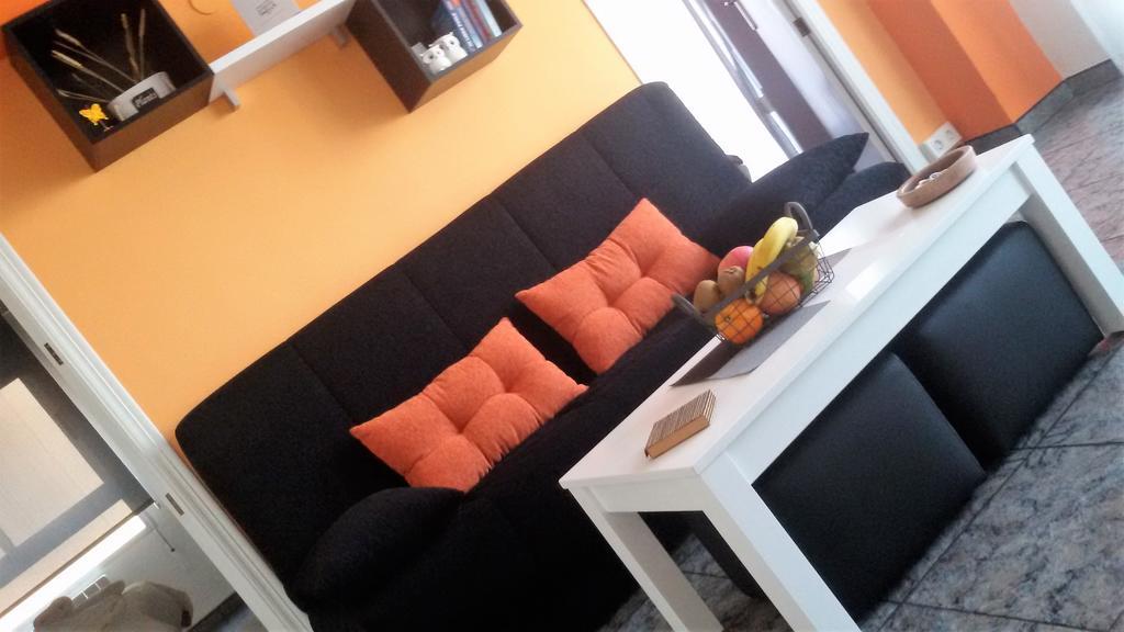 Apartamento El Mirlo Blanco Villena Bagian luar foto